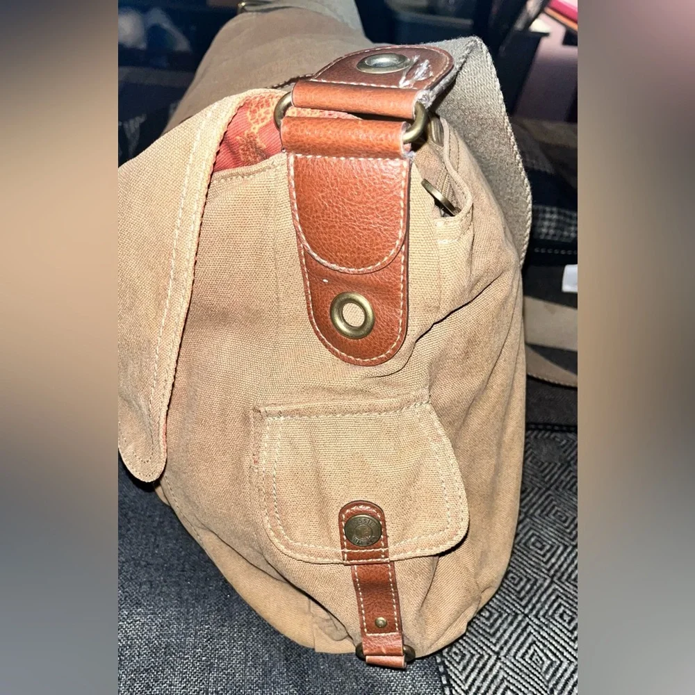 Large Crossbody / Messenger / Duffle Bag pre-loved condition (please see pics)📸 - Picture 3 of 10